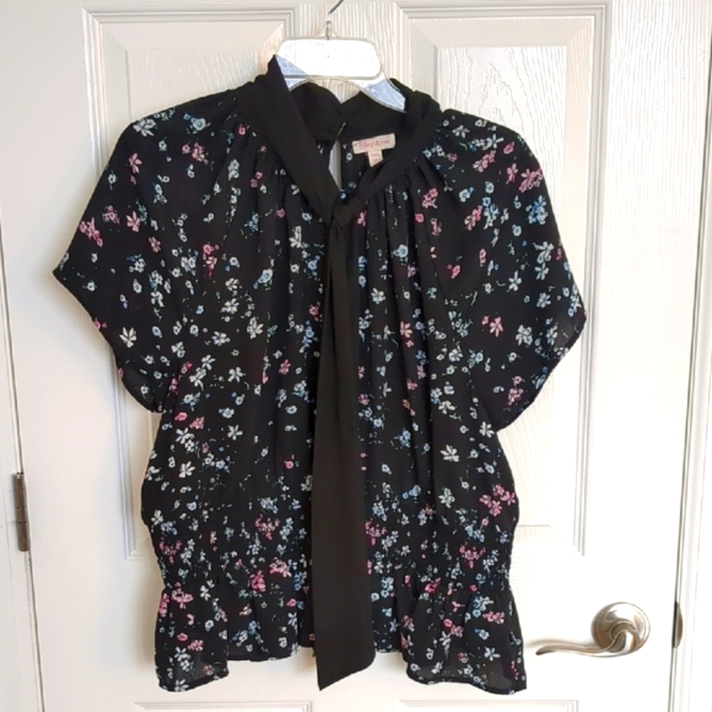 Riley & Rae Floral Print Tie-Neck Blouse - XXL